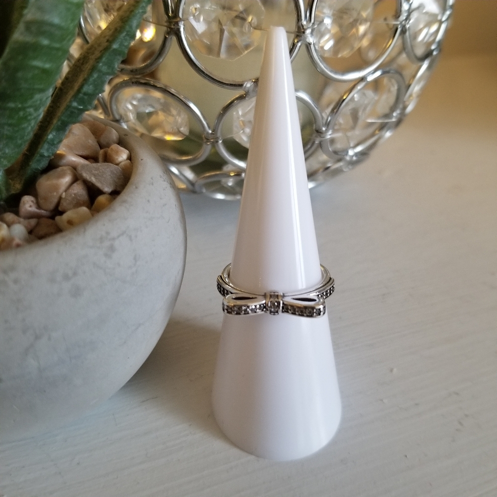 Pavé Rhinestone Silver Bow Ring - Picture 3 of 6